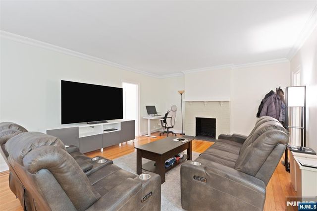 100 E Palisade Avenue B22, Englewood, NJ 07631