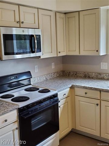 553 N Old Woodward Avenue, Birmingham, MI 48009