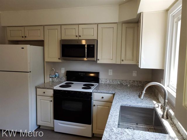 553 N Old Woodward Avenue, Birmingham, MI 48009