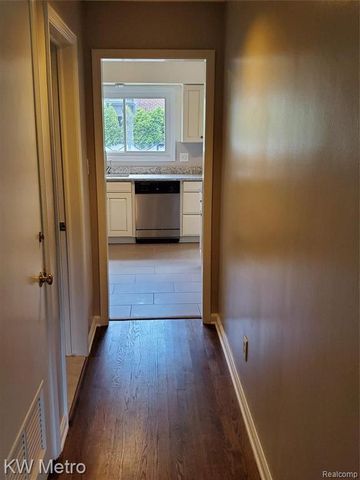 553 N Old Woodward Avenue, Birmingham, MI 48009