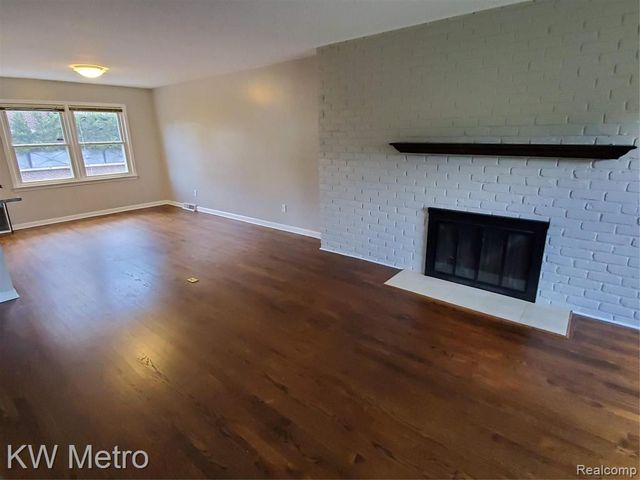 553 N Old Woodward Avenue, Birmingham, MI 48009
