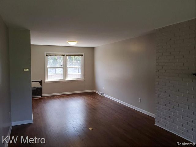 553 N Old Woodward Avenue, Birmingham, MI 48009