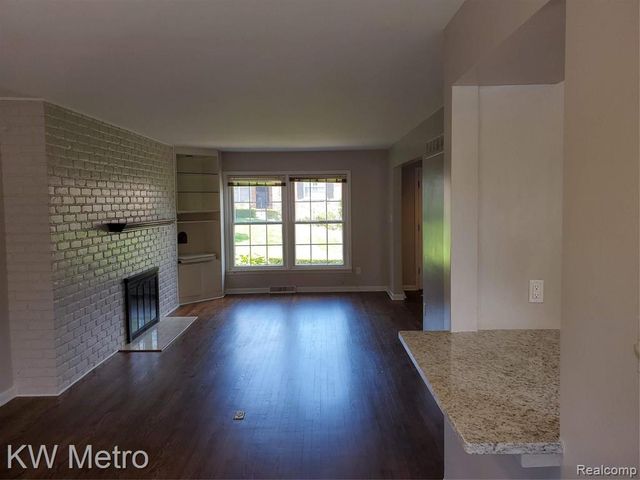 553 N Old Woodward Avenue, Birmingham, MI 48009