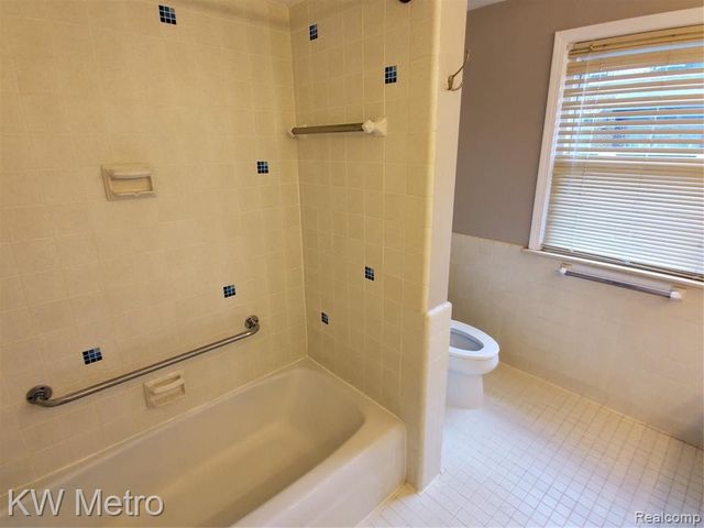 553 N Old Woodward Avenue, Birmingham, MI 48009