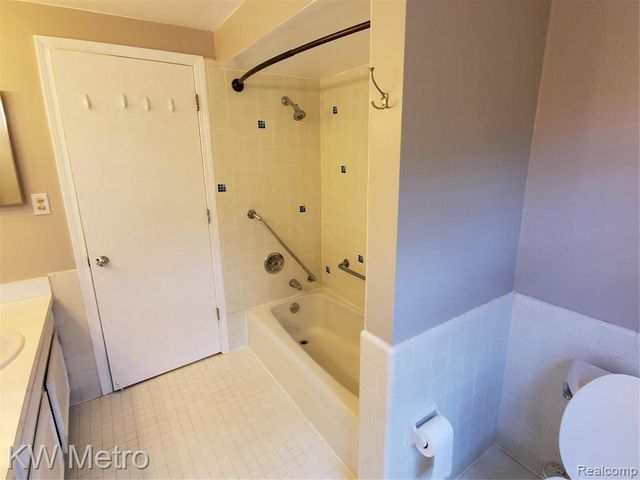 553 N Old Woodward Avenue, Birmingham, MI 48009