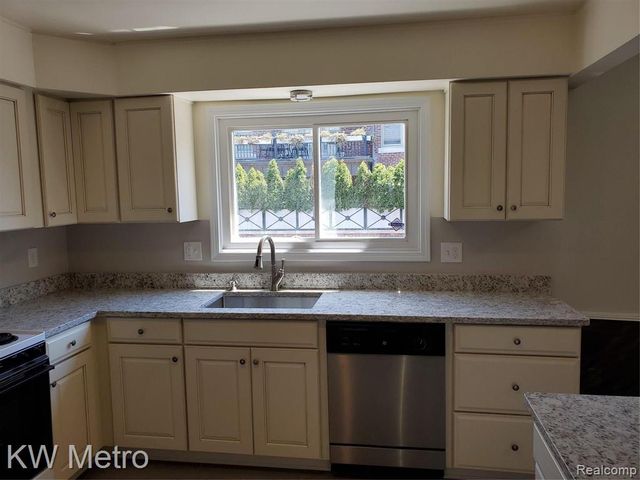 553 N Old Woodward Avenue, Birmingham, MI 48009