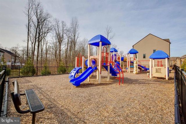 215 PHOENIX DR, Upper Marlboro, MD 20774