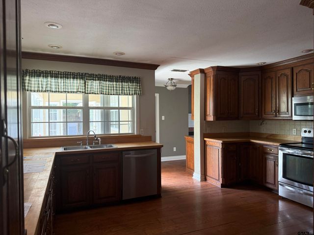 1708 SOUTH US HIGHWAY 69, Mineola, TX 75773