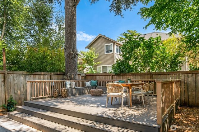 4054 54th Avenue SW, Seattle, WA 98116