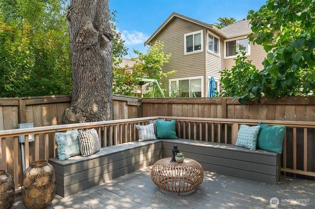 4054 54th Avenue SW, Seattle, WA 98116