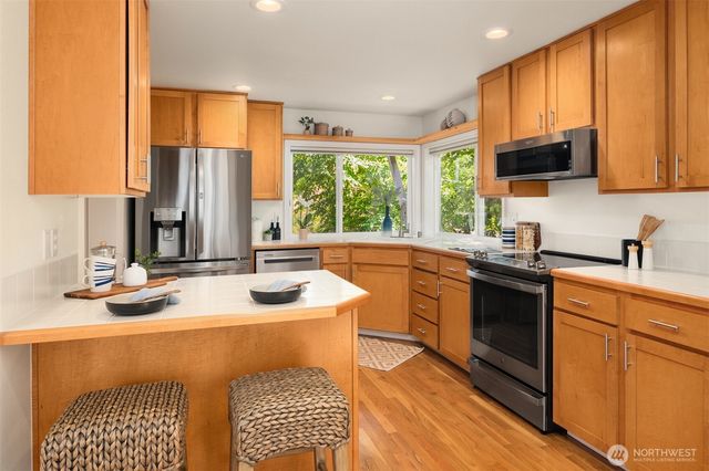 4054 54th Avenue SW, Seattle, WA 98116
