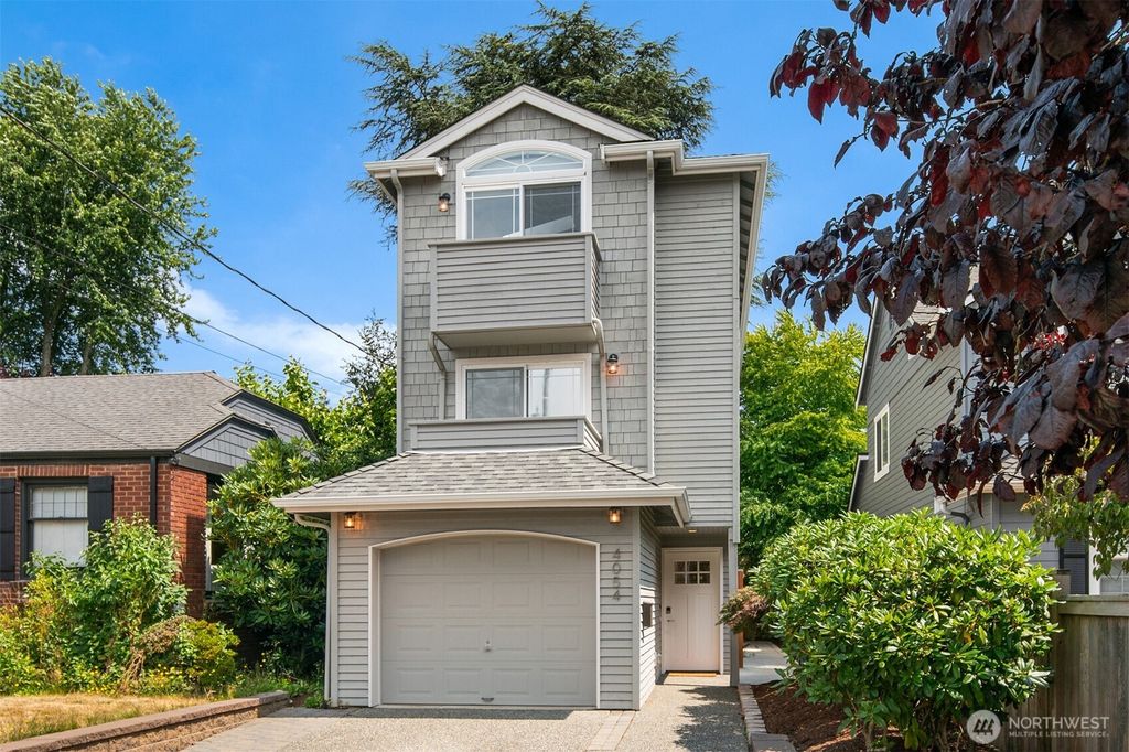 4054 54th Avenue SW, Seattle, WA 98116