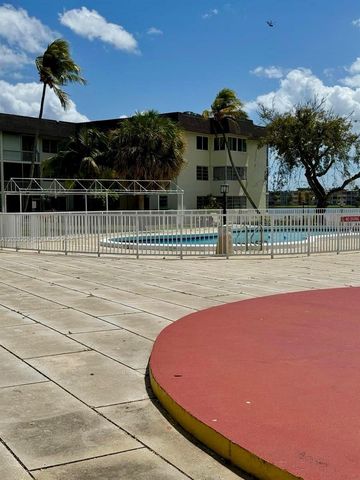 1400 NE 191st St 310, Miami, FL 33179