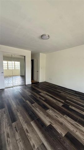 1400 NE 191st St 310, Miami, FL 33179