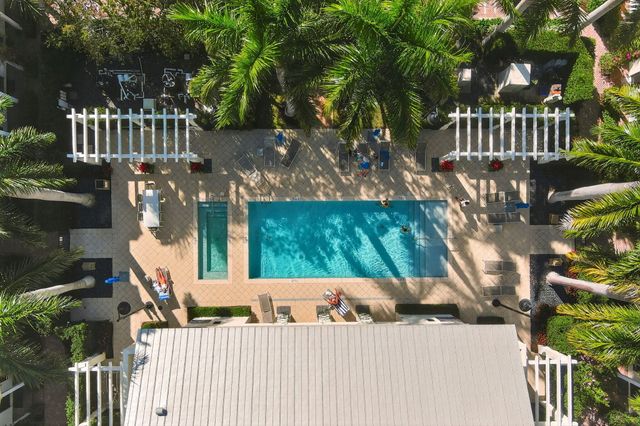 145 N Cannery Row Circle, Delray Beach, FL 33444