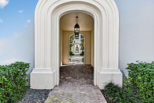 145 N Cannery Row Circle, Delray Beach, FL 33444