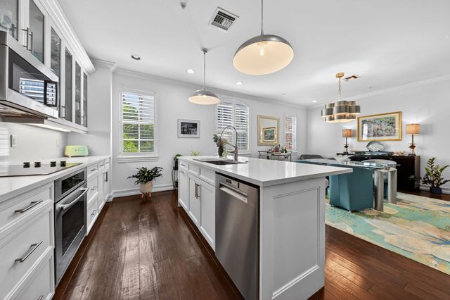 145 N Cannery Row Circle, Delray Beach, FL 33444