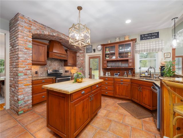 392 Mossy Oak Trail, Waverly, GA 31565