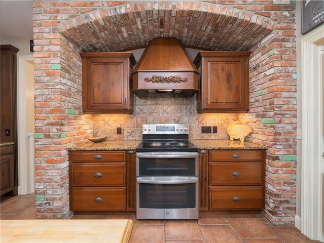 392 Mossy Oak Trail, Waverly, GA 31565