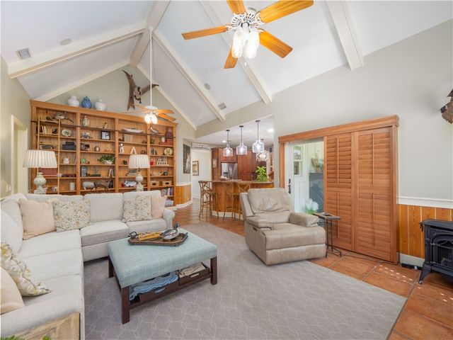 392 Mossy Oak Trail, Waverly, GA 31565