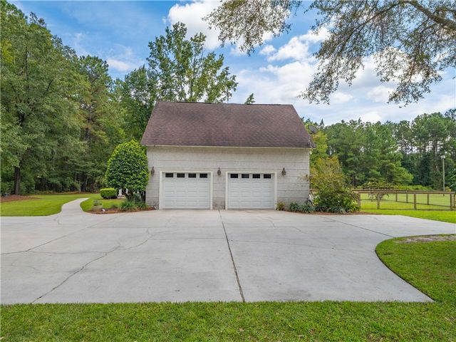 392 Mossy Oak Trail, Waverly, GA 31565