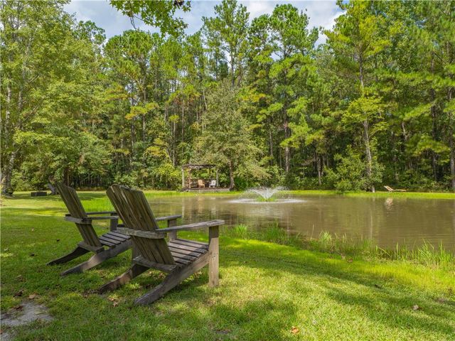 392 Mossy Oak Trail, Waverly, GA 31565