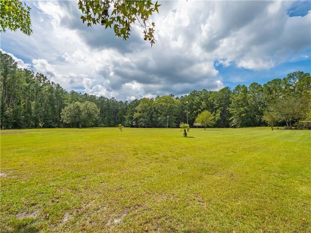 392 Mossy Oak Trail, Waverly, GA 31565