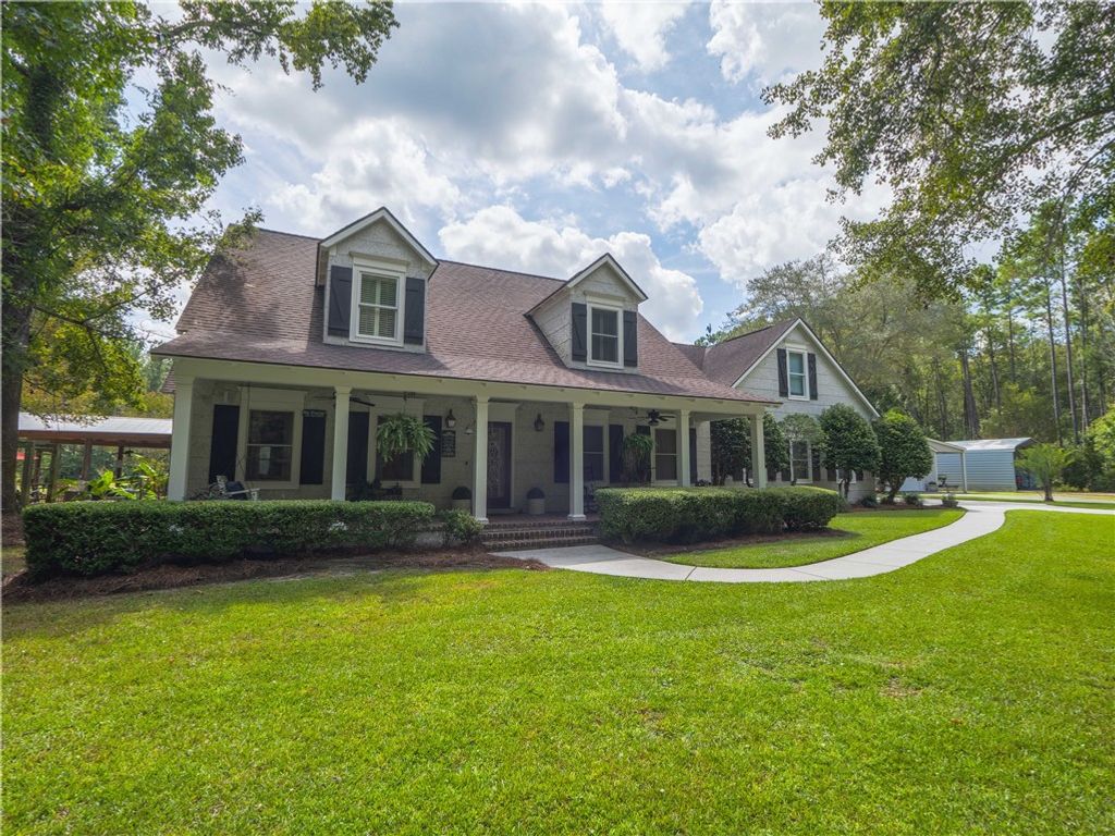 392 Mossy Oak Trail, Waverly, GA 31565