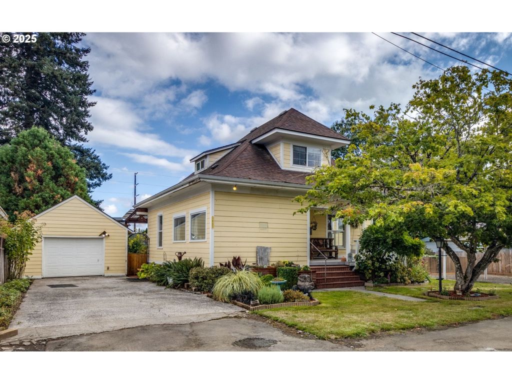 1833 D St, Forest Grove, OR 97116