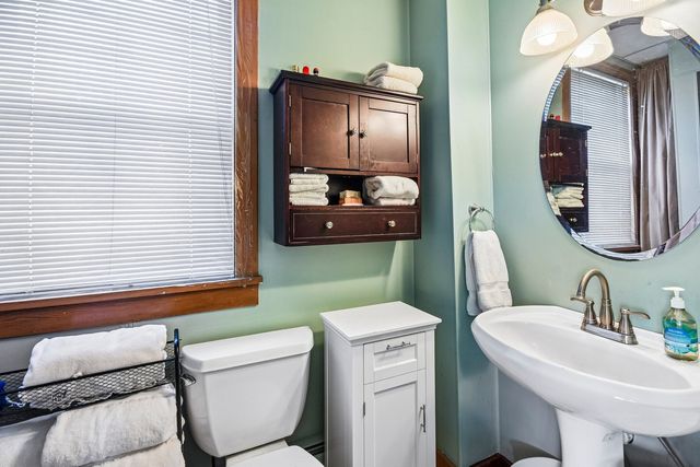 10604 Charles Road, Woodstock, IL 60098