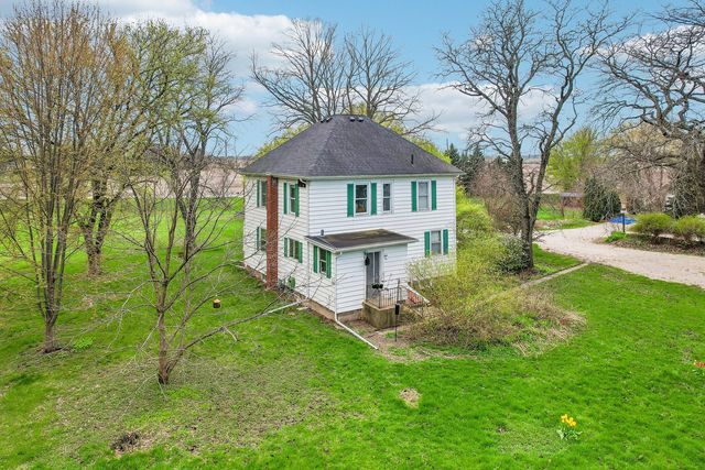 10604 Charles Road, Woodstock, IL 60098