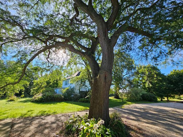 10604 Charles Road, Woodstock, IL 60098