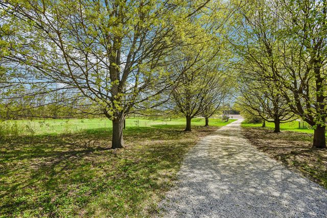 10604 Charles Road, Woodstock, IL 60098