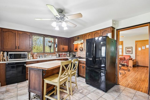 10604 Charles Road, Woodstock, IL 60098