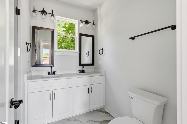 124 Lyman Avenue, Duncan, SC 29334