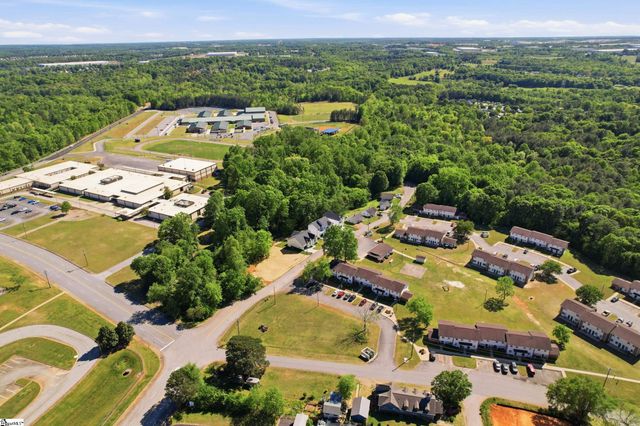 124 Lyman Avenue, Duncan, SC 29334