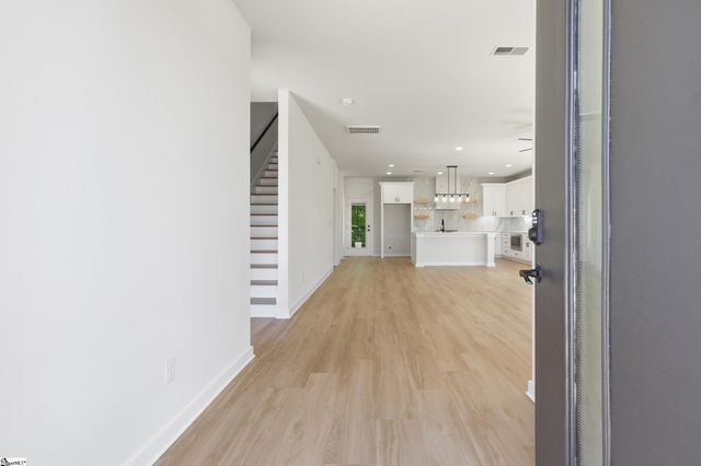 124 Lyman Avenue, Duncan, SC 29334