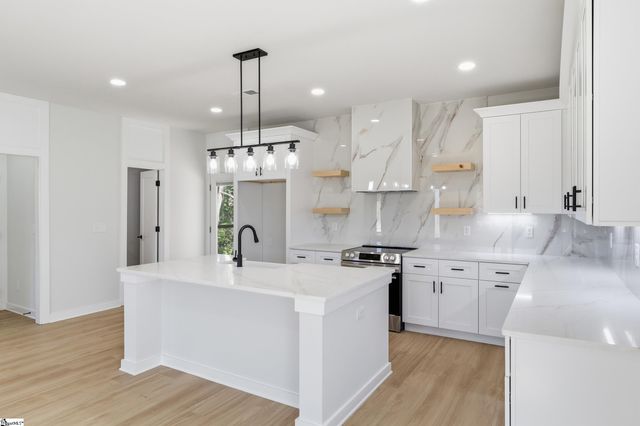 124 Lyman Avenue, Duncan, SC 29334