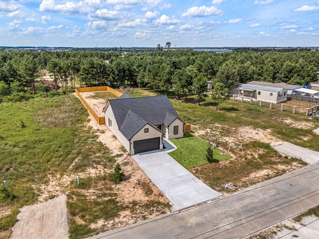 231 Road 5605, Cleveland, TX 77327