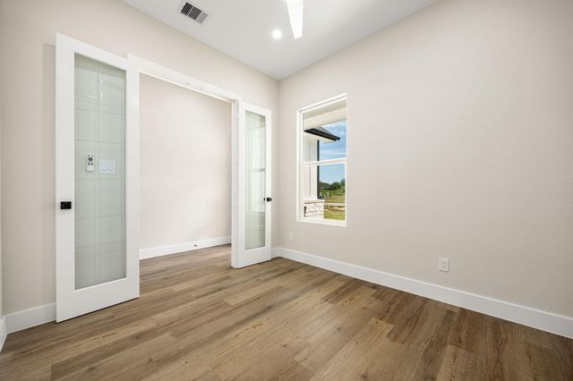 231 Road 5605, Cleveland, TX 77327