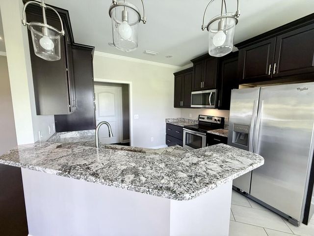 1798 National Rd, Dothan, AL 36301