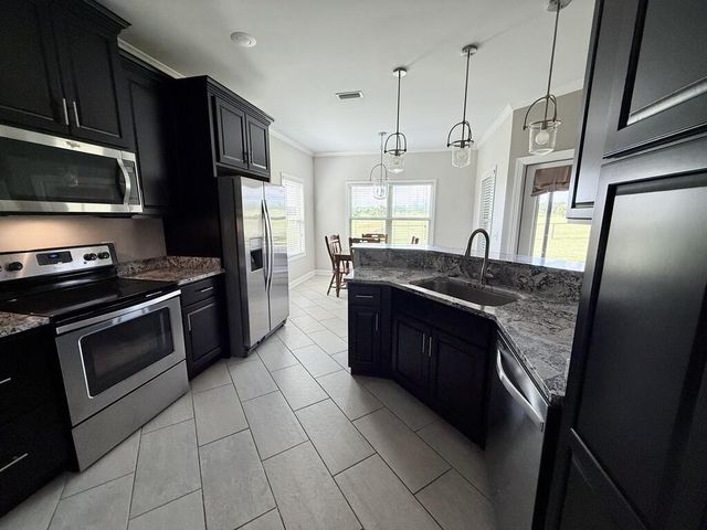 1798 National Rd, Dothan, AL 36301