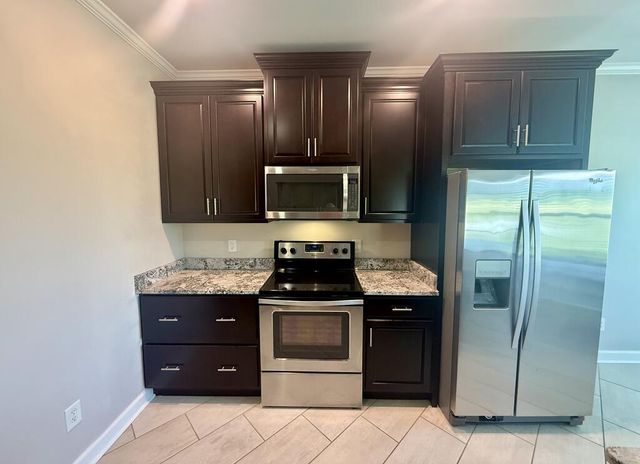 1798 National Rd, Dothan, AL 36301