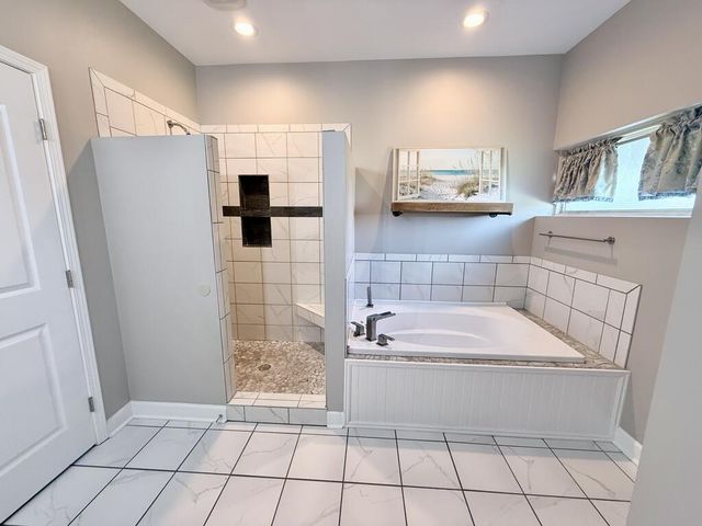 1798 National Rd, Dothan, AL 36301