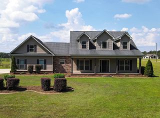 1798 National Rd, Dothan, AL 36301