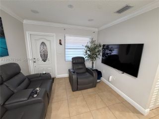 5935 W 26th Ave 204, Hialeah, FL 33016