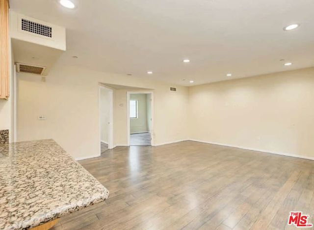 6815 Baird Avenue 2, Reseda, CA 91335