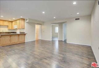 6815 Baird Avenue 2, Reseda, CA 91335