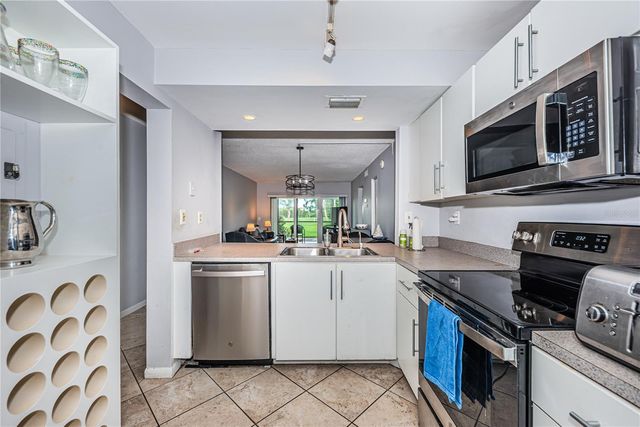 6269 PALMA DEL MAR BOULEVARD S 112, St Petersburg, FL 33715