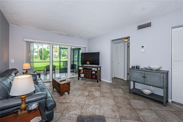 6269 PALMA DEL MAR BOULEVARD S 112, St Petersburg, FL 33715